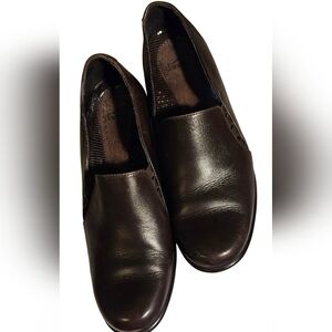 Womens Dansko Brown Loafers With 2" Heels EUC Size 38   7.5 To 8